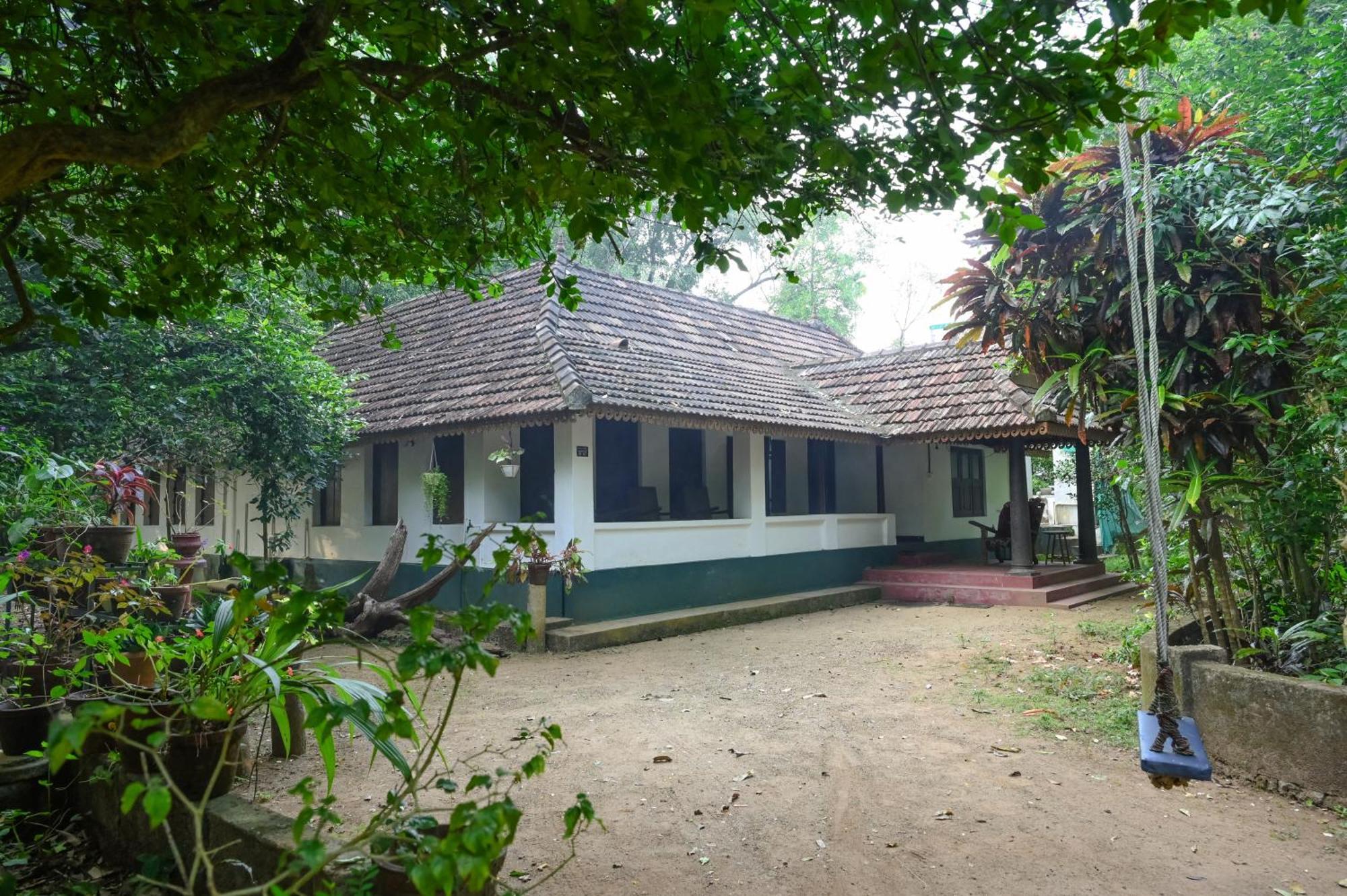 The Mana-Heritage Stay - Chengazhimattam Mana Kottayam Exterior foto